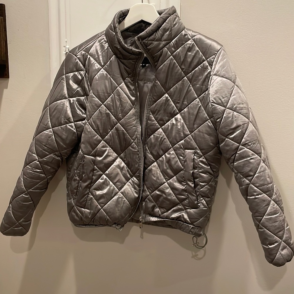 Lightweight puffer jacket